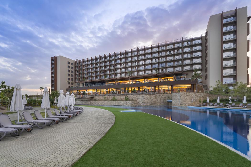 CONCORDE LUXURY HOTEL