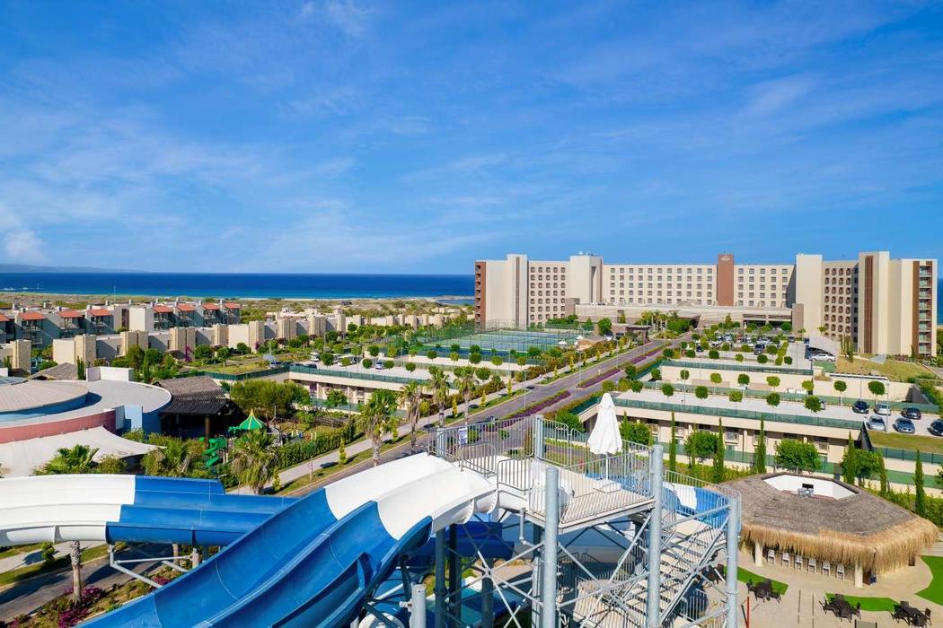 CONCORDE LUXURY HOTEL