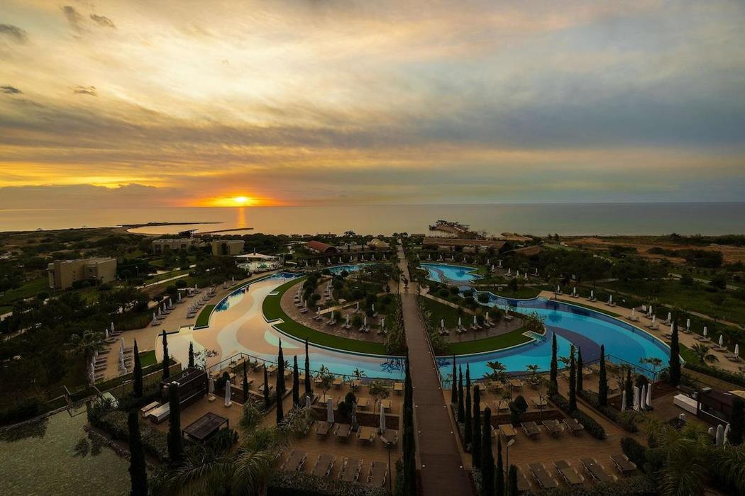 CONCORDE LUXURY HOTEL