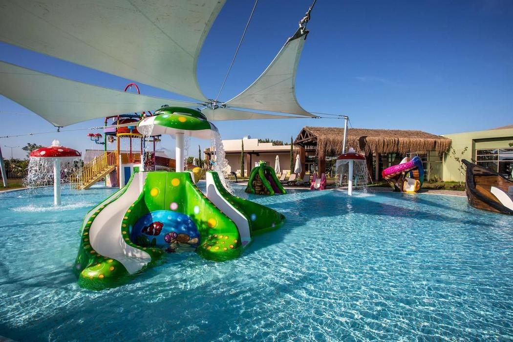 CONCORDE LUXURY HOTEL