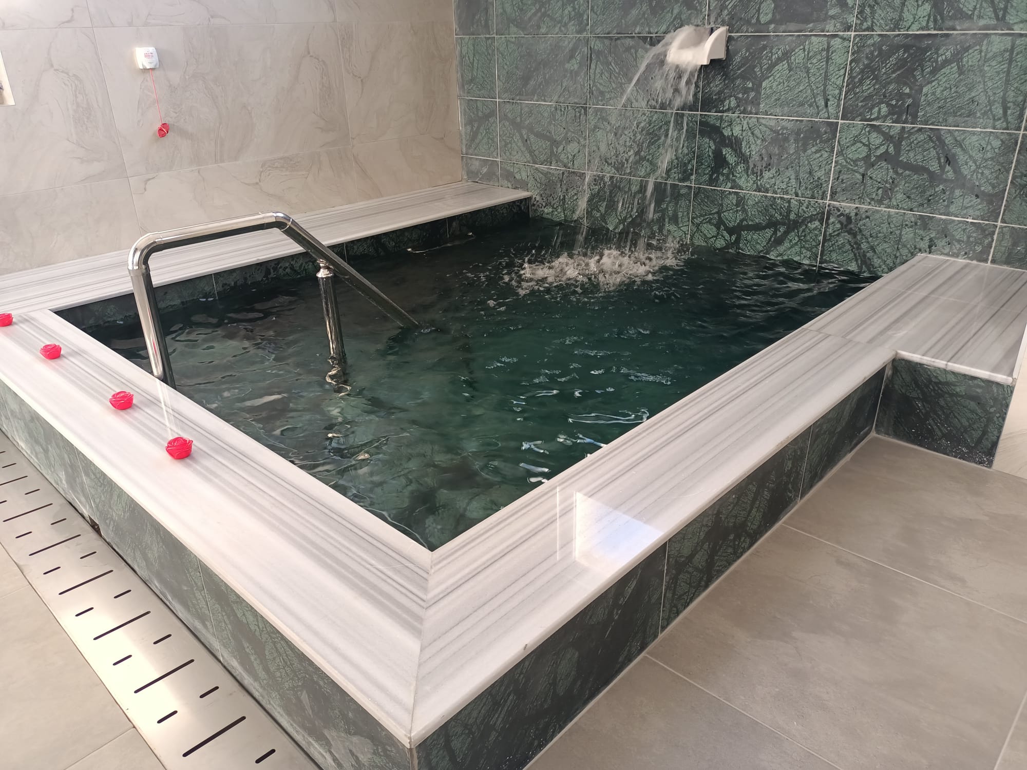 GRAND ÖZGÜL TERMAL TATİL KÖYÜ